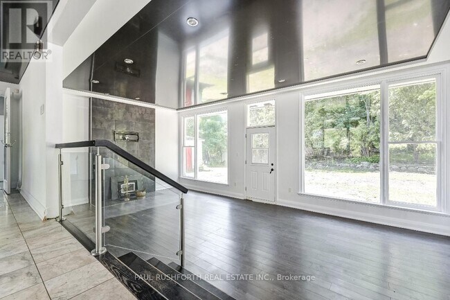 Photo du bâtiment - 10 Cedar Rd