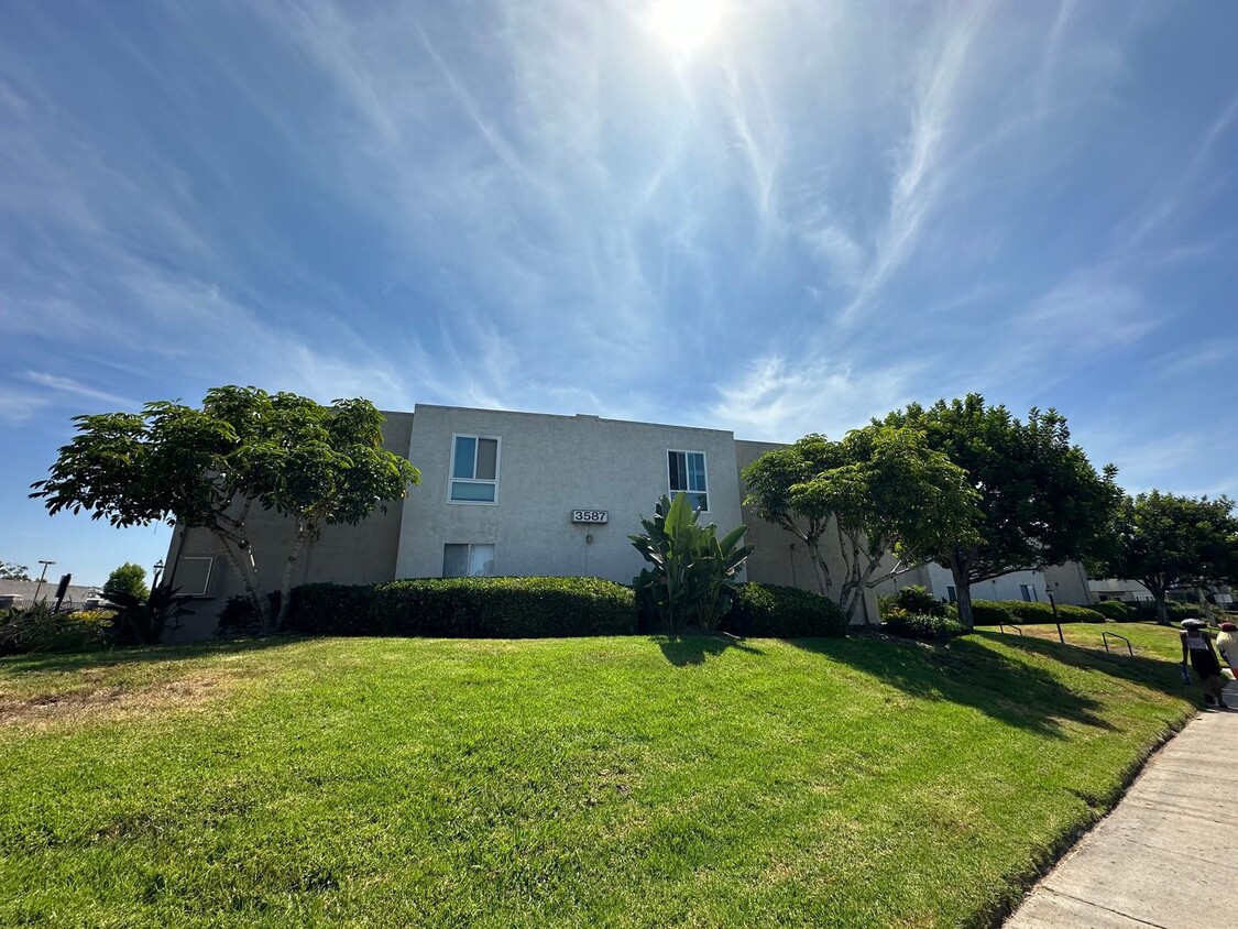 Primary Photo - Best upstairs 3BD/2BA unit in the complex ...