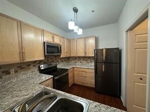 Building Photo - 2803 Kings Crossing Dr