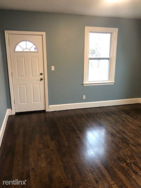 Building Photo - 3 br, 1 bath  - 157 S End Rd