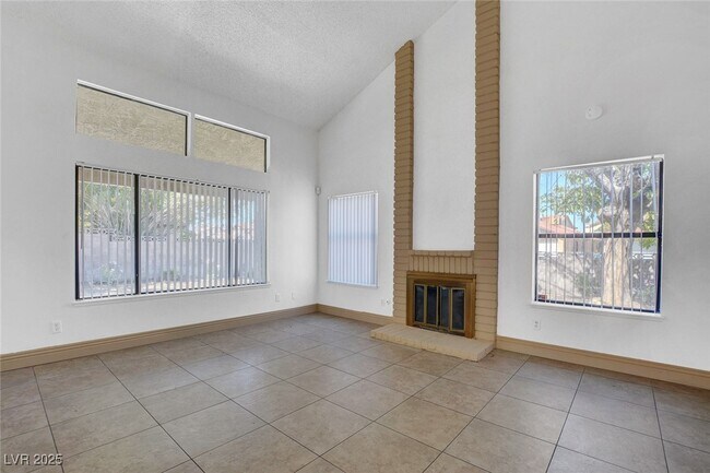 Foto del edificio - 2536 Charteroak St