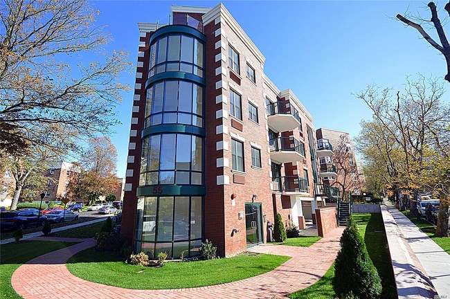 Foto del edificio - 55 S Middle Neck Rd