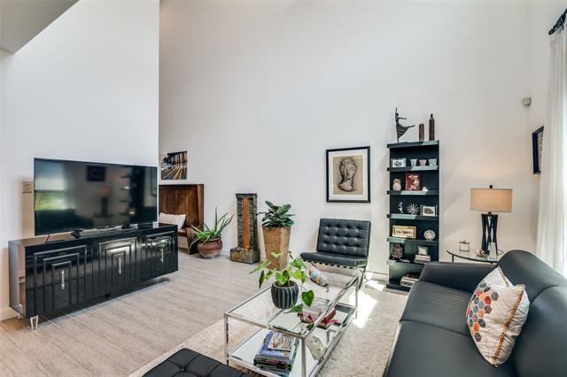 Foto del edificio - 2724 Splendor Ln