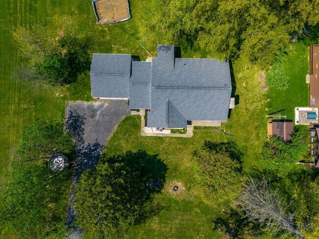 Foto del edificio - 711 Country Club Rd