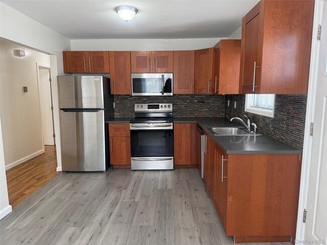 Building Photo - 55 Hickory Rd