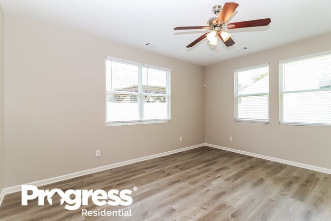 Building Photo - 284 Hiawassee Dr
