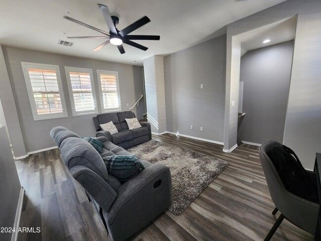 Building Photo - 1822 N 77th Glen