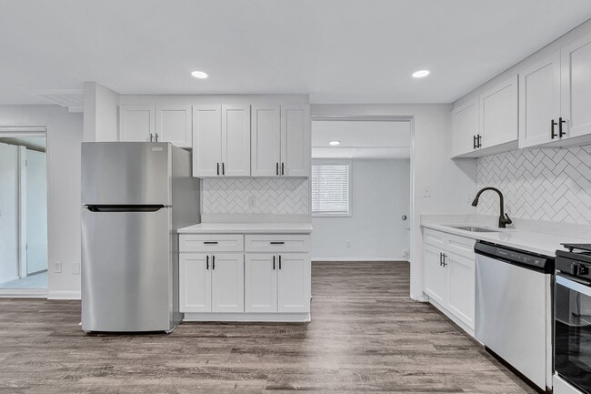 Building Photo - Avalon Townhomes