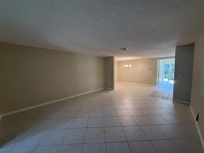 Foto del edificio - 9280 Sable Ridge Cir