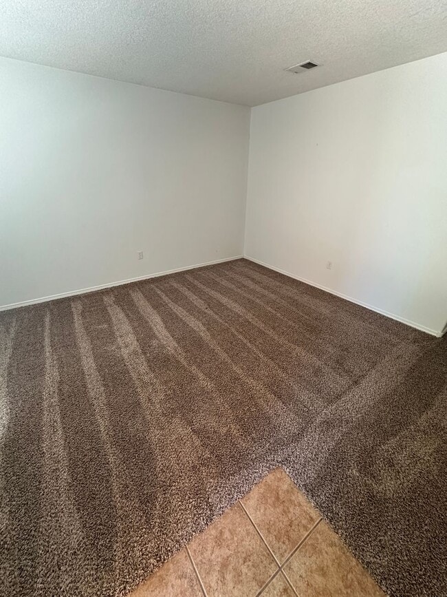 Foto del edificio - 2815 Solano Del Sol Dr NE