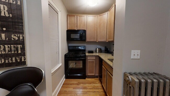 Building Photo - 1931 Grove Ave