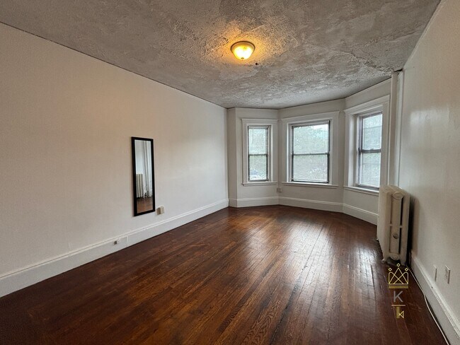 Building Photo - 238 Hemenway St