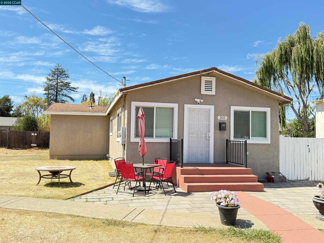 Foto principal - 205 Curry Ave