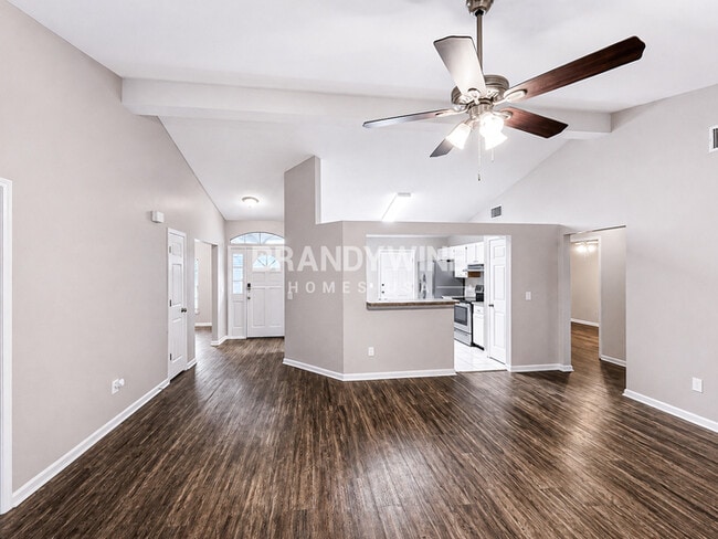 Building Photo - 11067 Barbizon Cir W