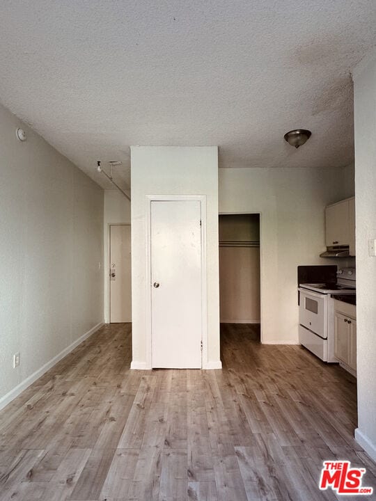 Foto del edificio - 920 S Hobart Blvd