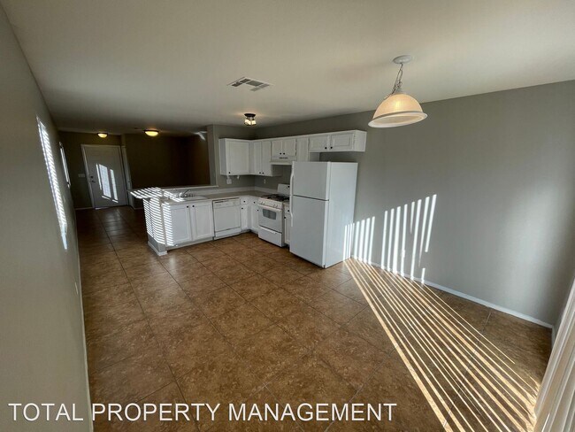 Foto del edificio - 2 br, 2 bath House - 2021 EMERALD GREEN AVE