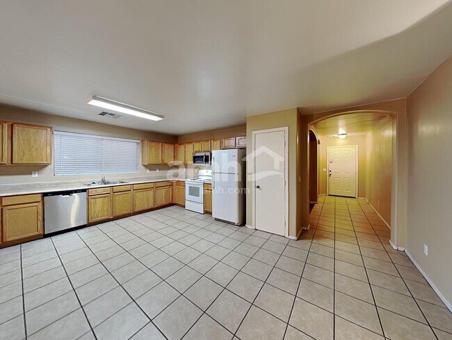 Building Photo - 7312 W Cordes Rd