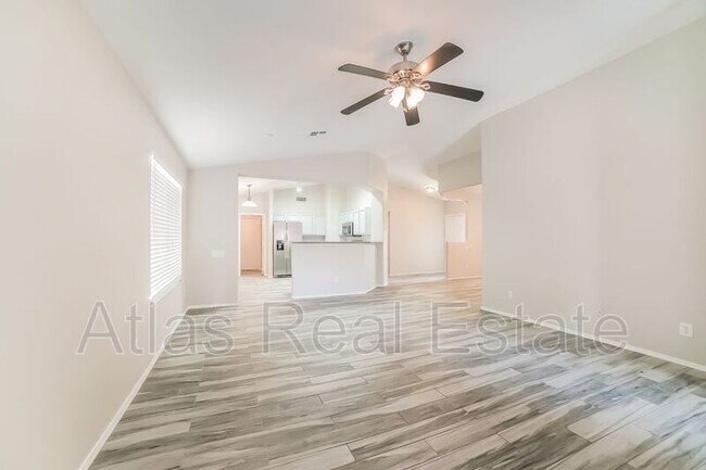 Foto del edificio - 12966 W Merrell St