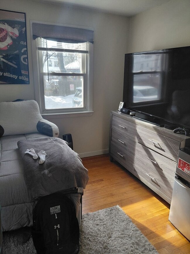 Photo - Nicely renovated 3 bed near BU for September 1! House
