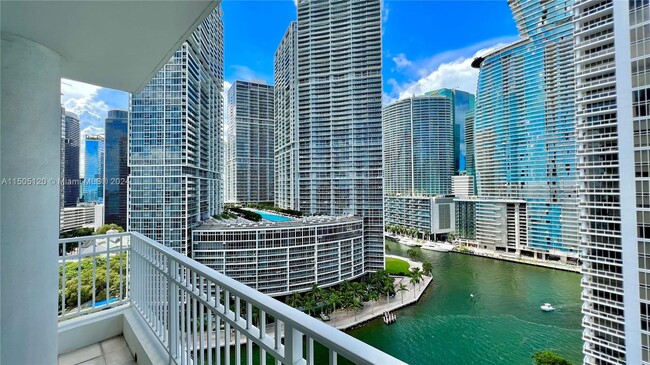 Building Photo - 801 Brickell Key Blvd