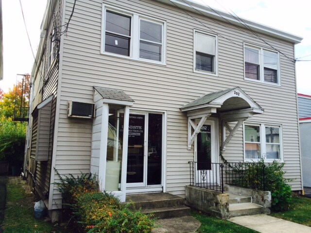 Primary Photo - 252 W Westfield Ave