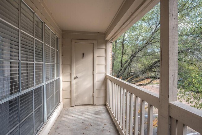 Foto del edificio - 2626 Holly Hall St