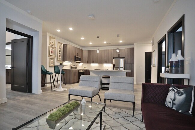 Building Photo - Vantage at Anderson Towne Center