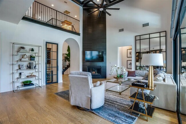 Building Photo - 7450 Zachery Dr