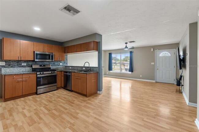 Foto del edificio - 6432 26th St W