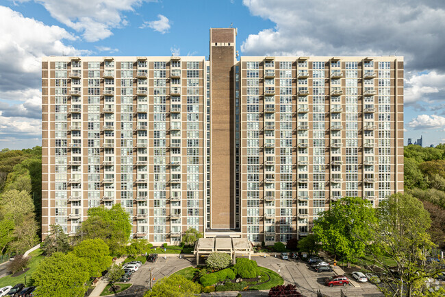 Building Photo - River Park House