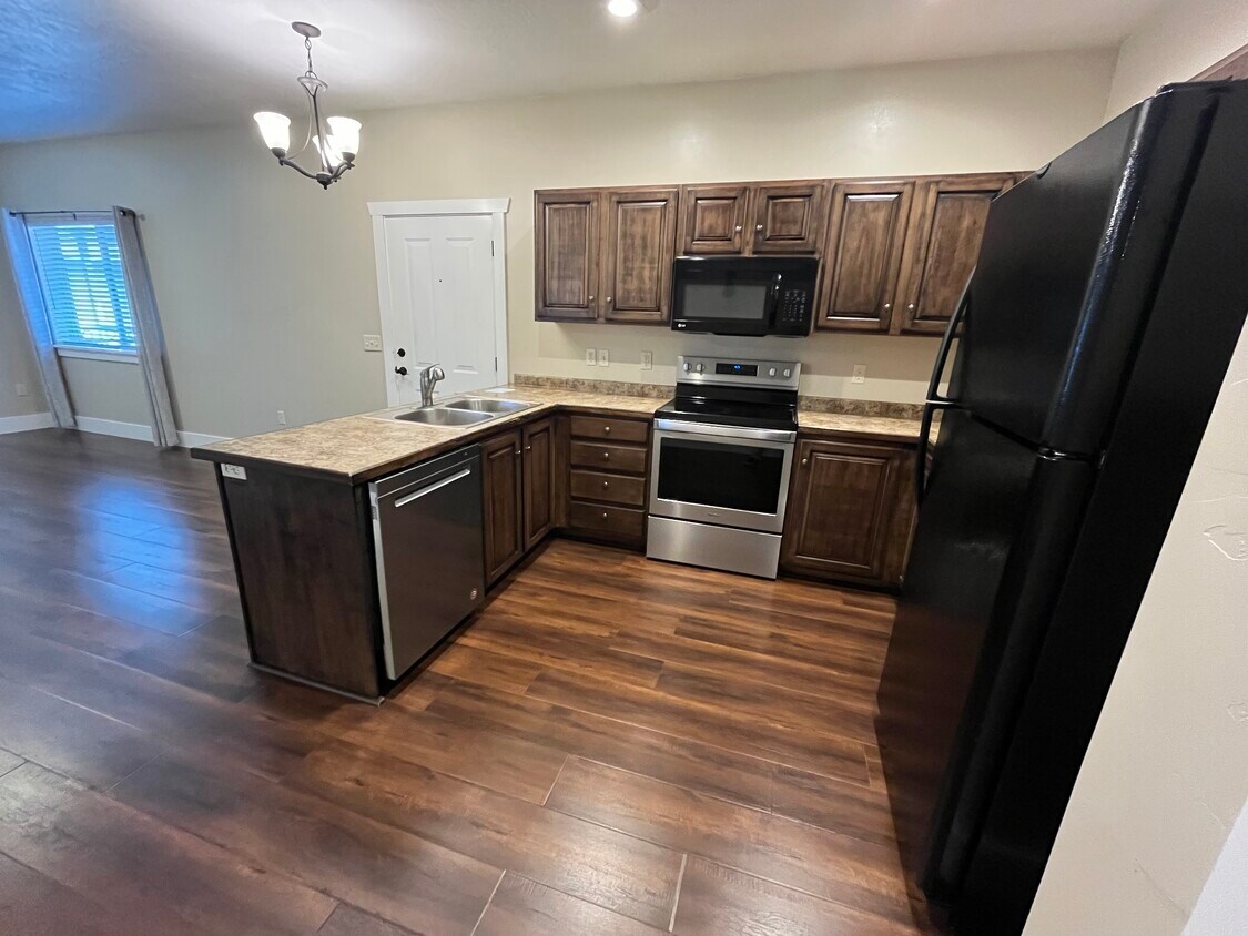 Kitchen - 67 E 200 N