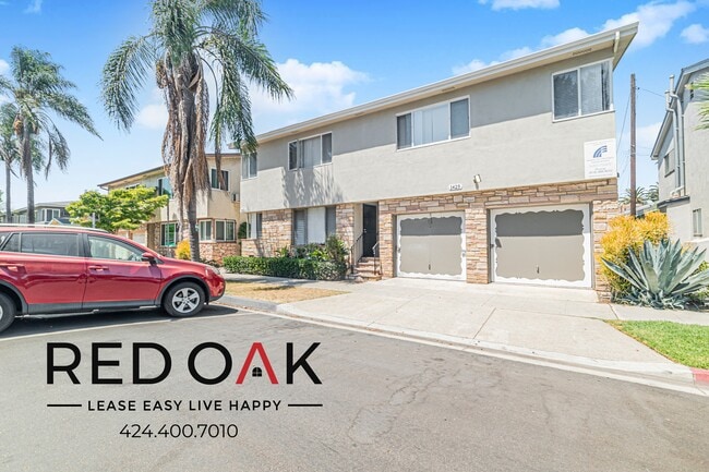 Building Photo - 1425 E Appleton St