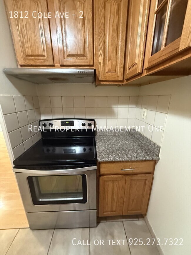 Foto del edificio - 1812 Cole Ave