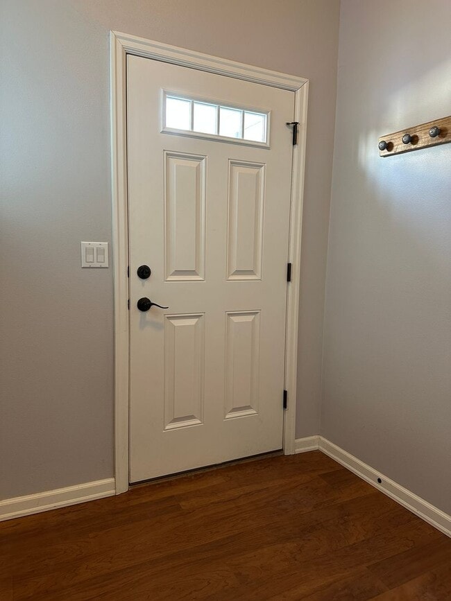 Building Photo - Enjoy gorgeous Views of the inlet & Mt. Susitna from the heart of Eagle River!