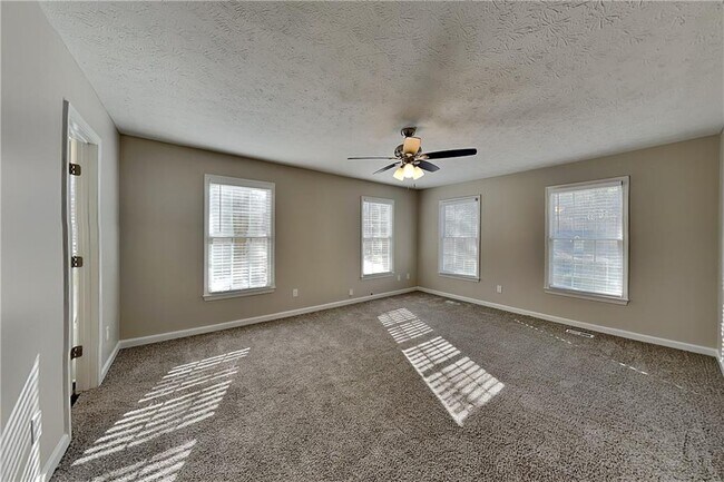 Foto del edificio - 284 Kent Ln