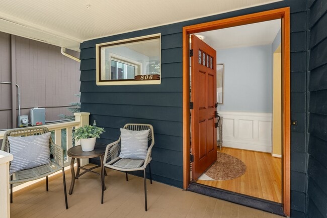 Photo - 806 N 59th St House