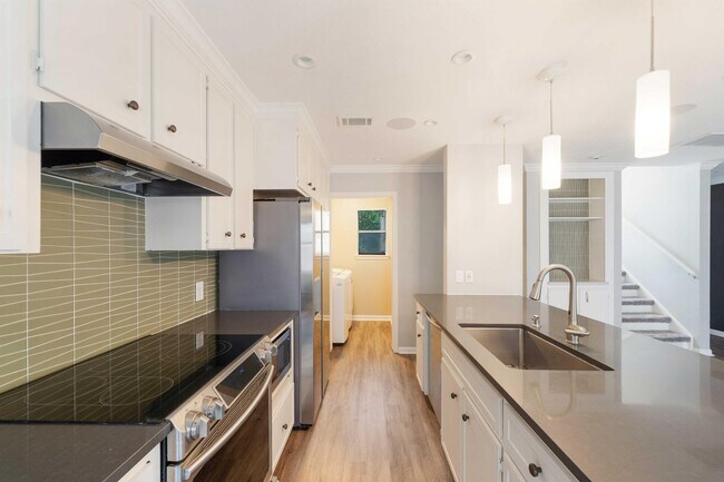 Foto del edificio - 3845 Ranch Rd 2222