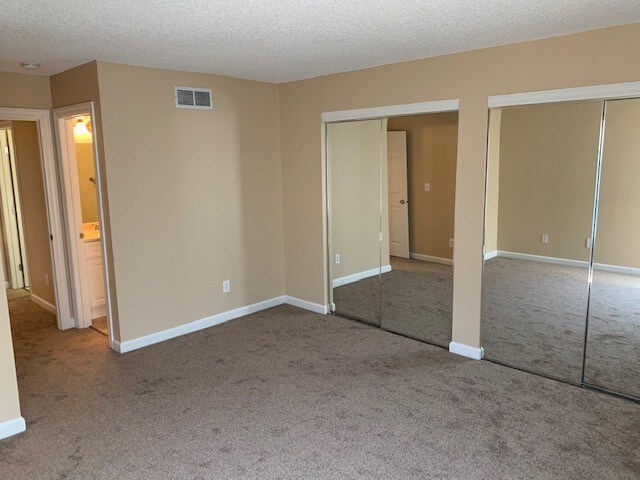 Building Photo - 2066 Tamarin Dr