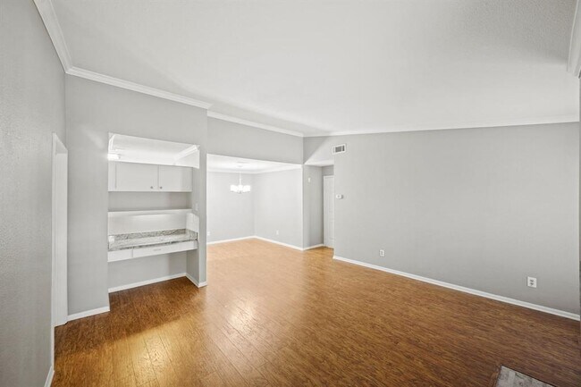 Building Photo - 2125 Augusta Dr