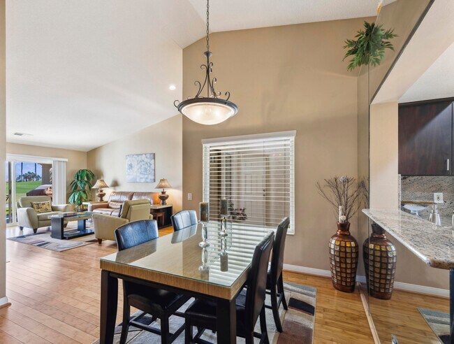 Building Photo - 651 Vista Lago Cir N