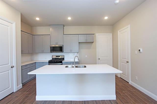 Building Photo - 4255 Shavano Dr