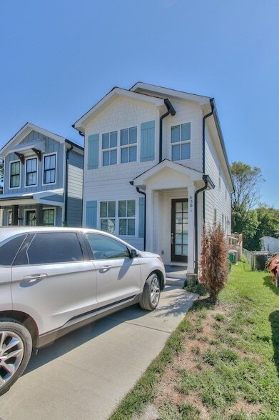 Photo - 630 Waco Dr House