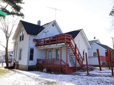 Building Photo - 520 Lawrence Ave
