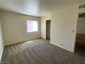Building Photo - 5350 River Glen Dr