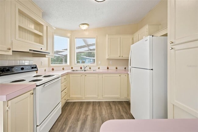 Building Photo - 8880 SW 27th Ave