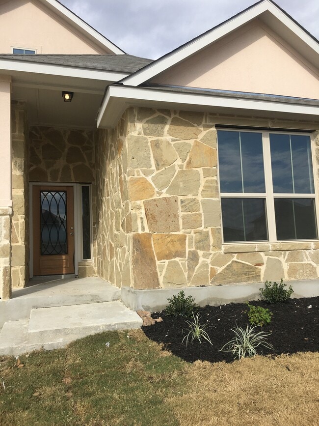 Building Photo - 156 Bass Ln