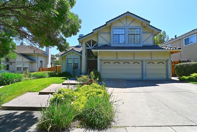 Building Photo - $5,900 - GORGEOUS 4 BEDROOM HOME IN MISSION SAN JOSE NEIGHBORHOOD