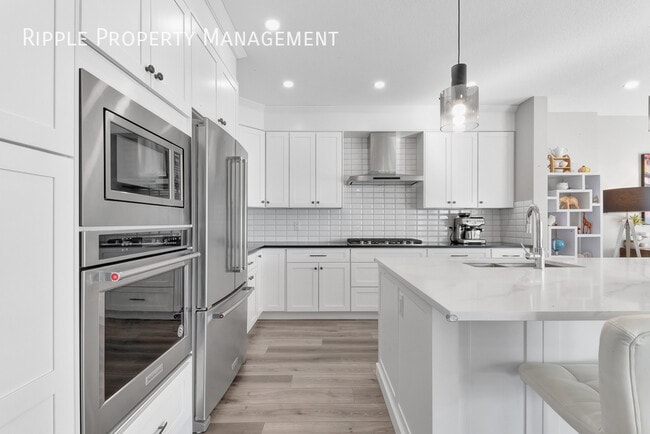 Building Photo - Modern 4 Beds, 4.5 Baths Duplex | Availabl...