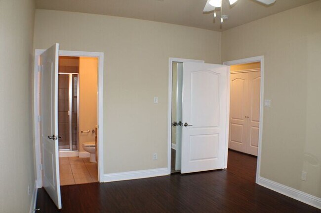 Building Photo - 118 Seva Ct