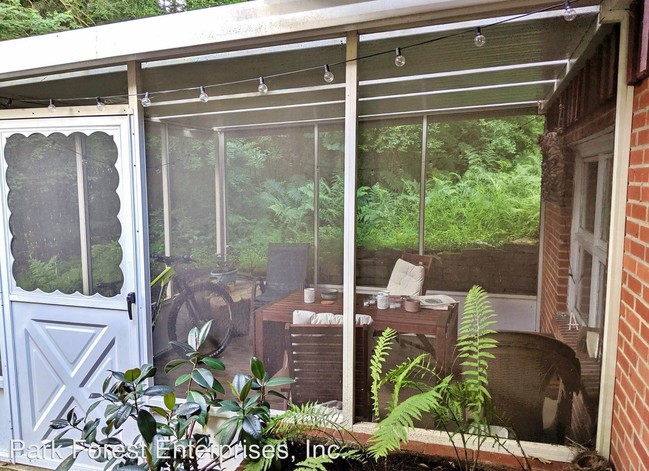 Building Photo - 3 br, 1.5 bath House - 438 Glenn Road